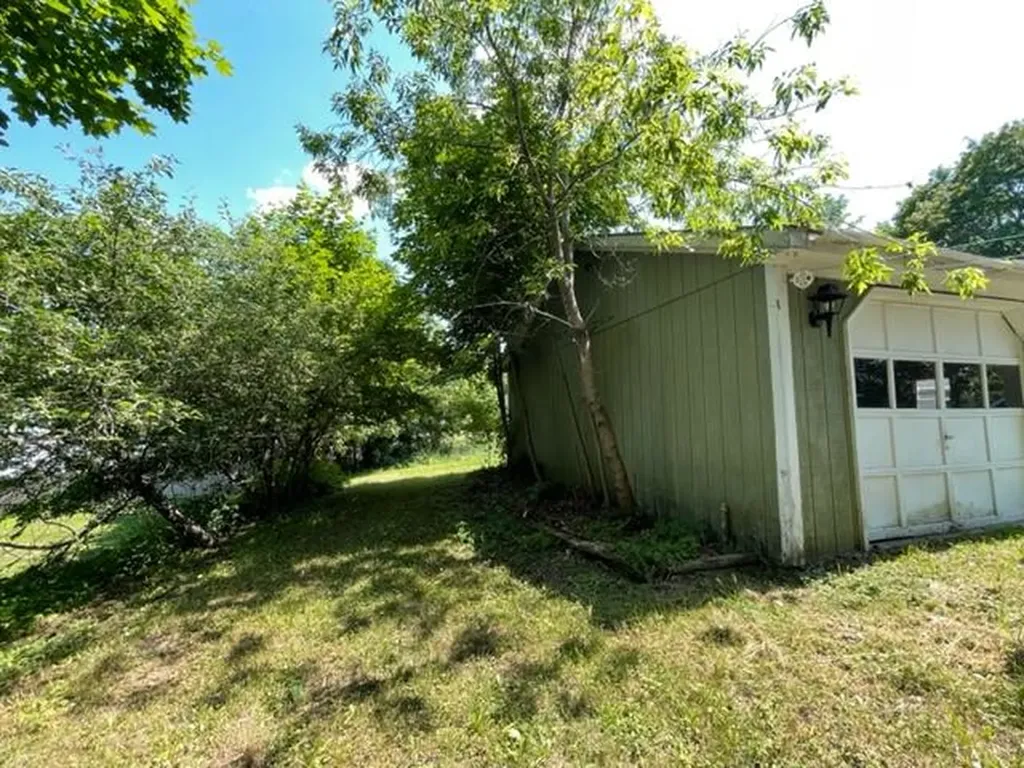 90 Swan Street Calais ME 04619
