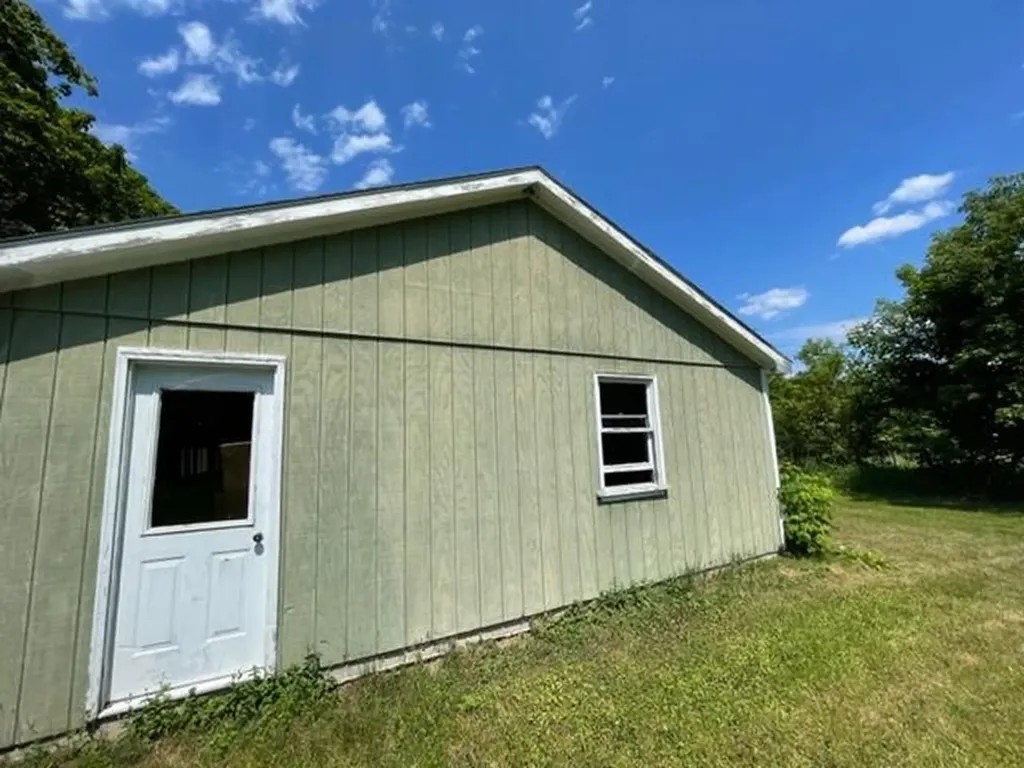 90 Swan Street Calais ME 04619