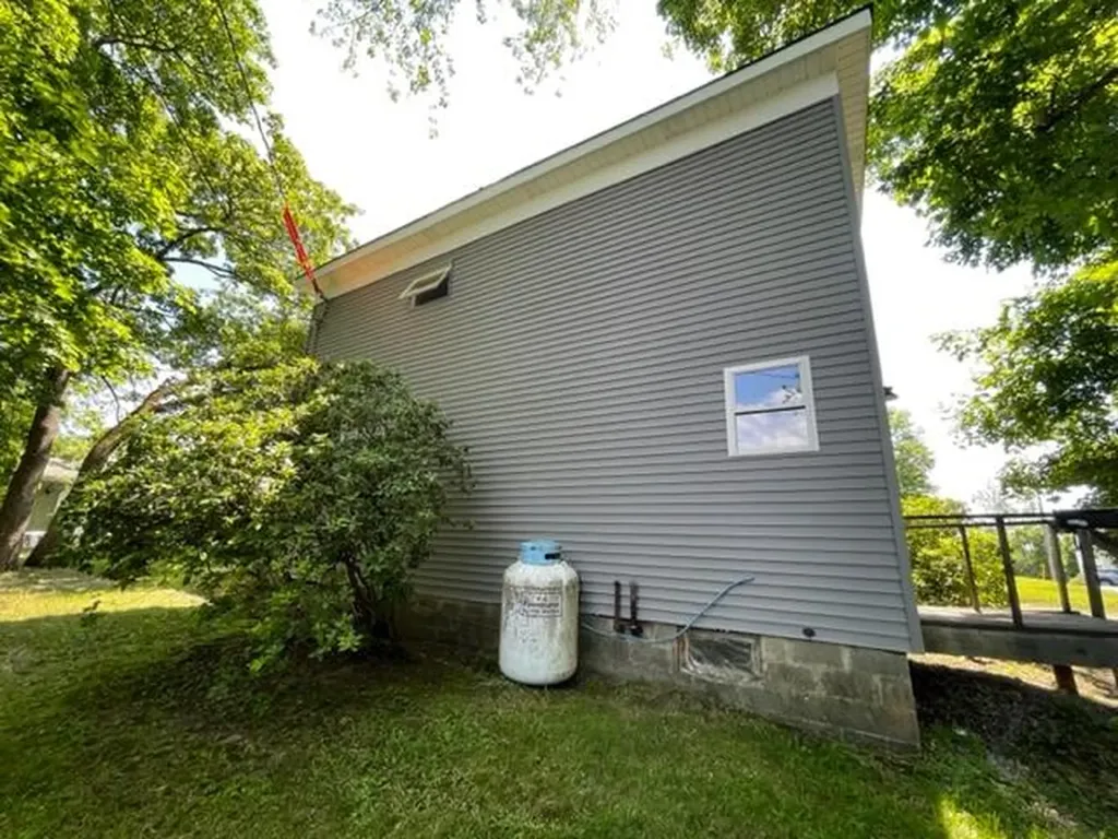 90 Swan Street Calais ME 04619
