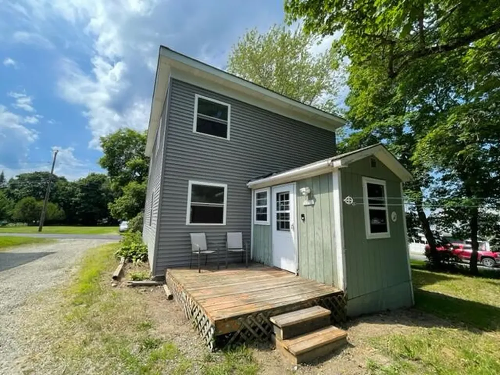 90 Swan Street Calais ME 04619