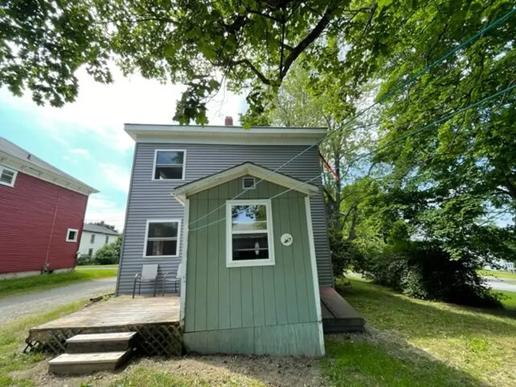 90 Swan Street Calais ME 04619