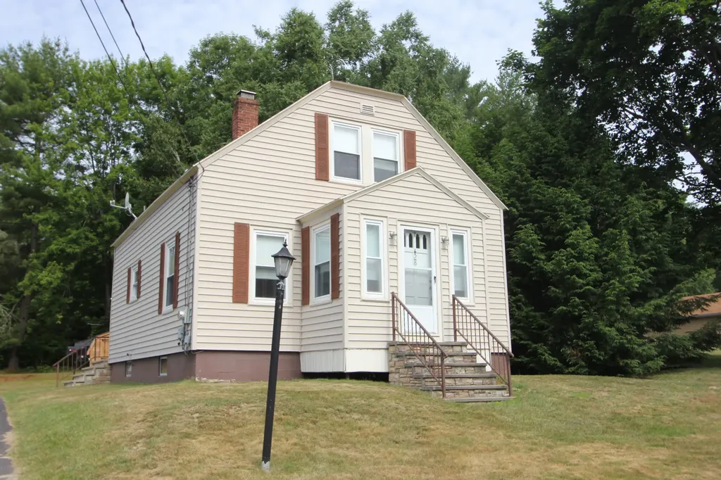 28 Tarr Avenue Lewiston ME 04240