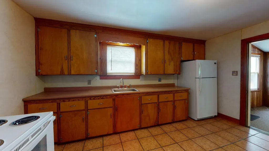 28 Tarr Avenue Lewiston ME 04240