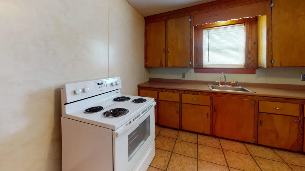 28 Tarr Avenue Lewiston ME 04240