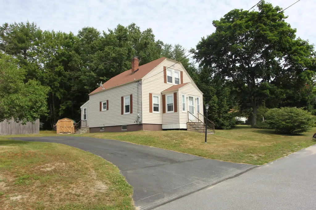 28 Tarr Avenue Lewiston ME 04240