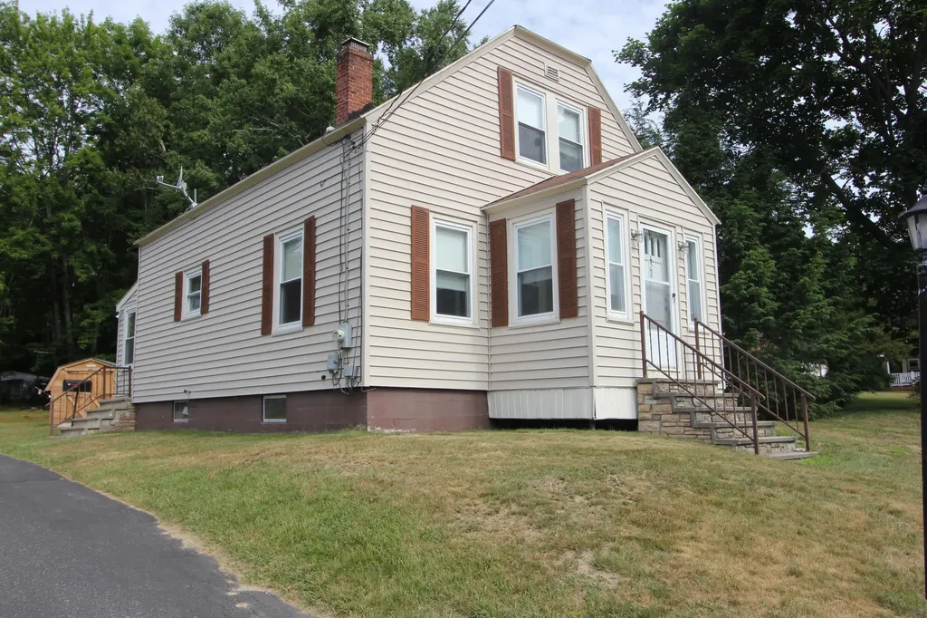 28 Tarr Avenue Lewiston ME 04240