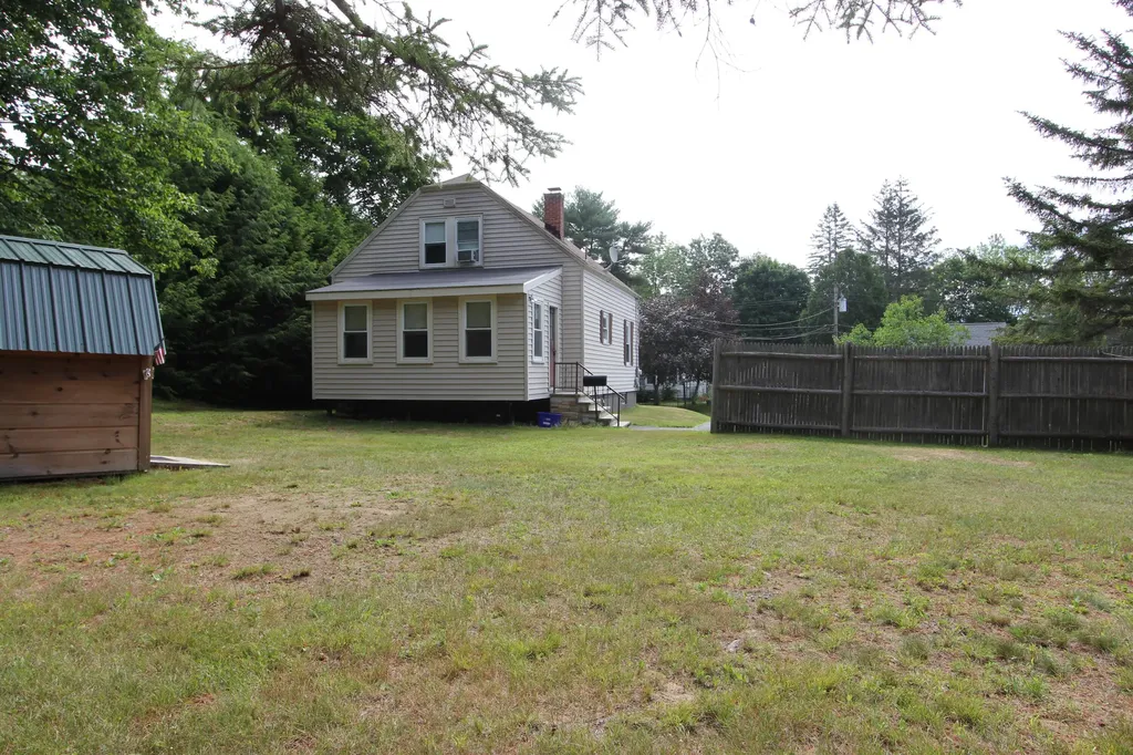 28 Tarr Avenue Lewiston ME 04240
