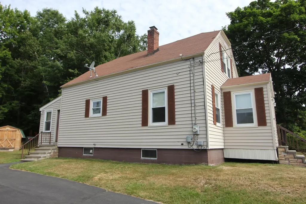 28 Tarr Avenue Lewiston ME 04240