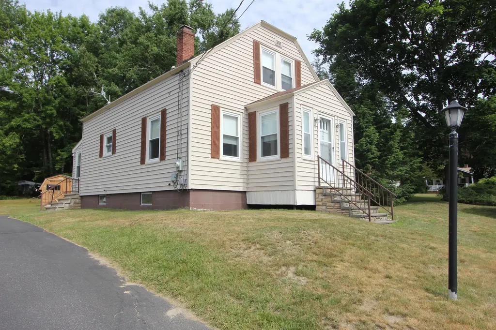 28 Tarr Avenue Lewiston ME 04240