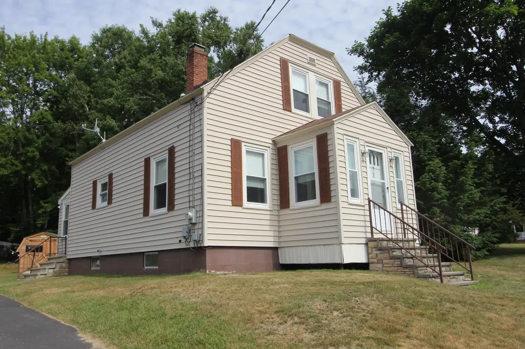 28 Tarr Avenue Lewiston ME 04240