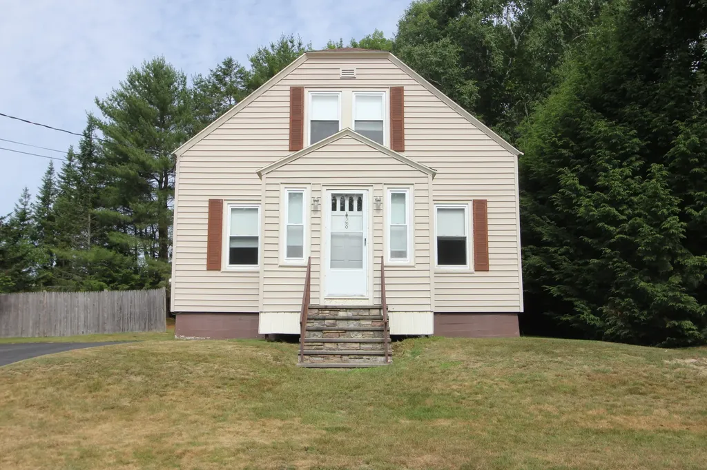 28 Tarr Avenue Lewiston ME 04240