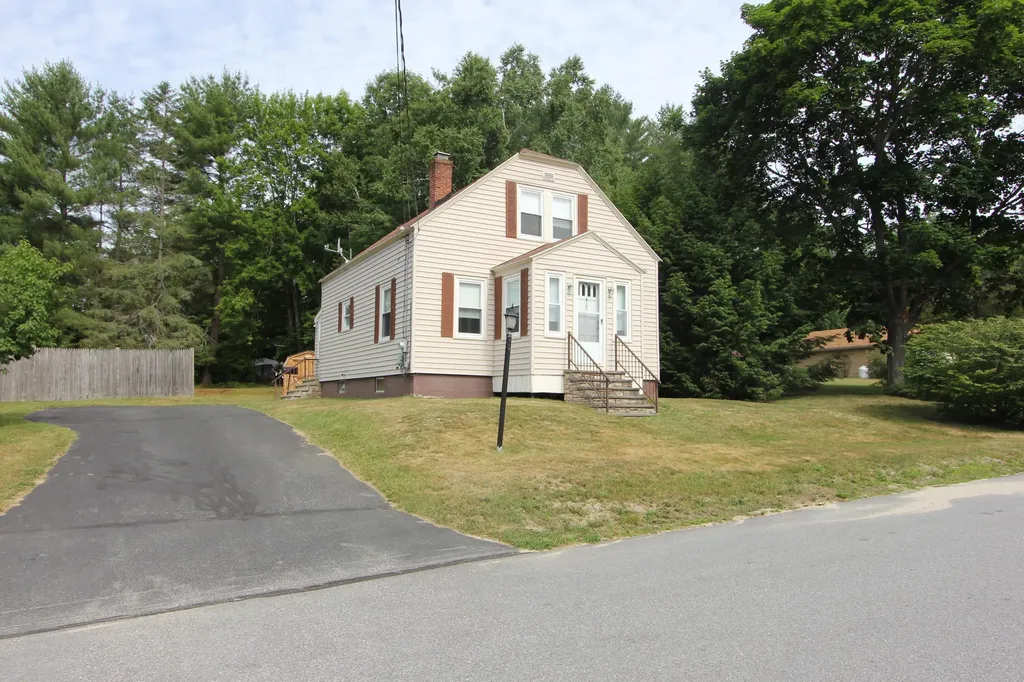 28 Tarr Avenue Lewiston ME 04240