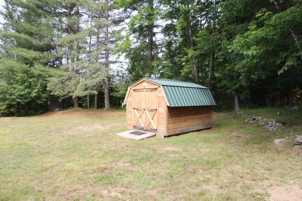 28 Tarr Avenue Lewiston ME 04240