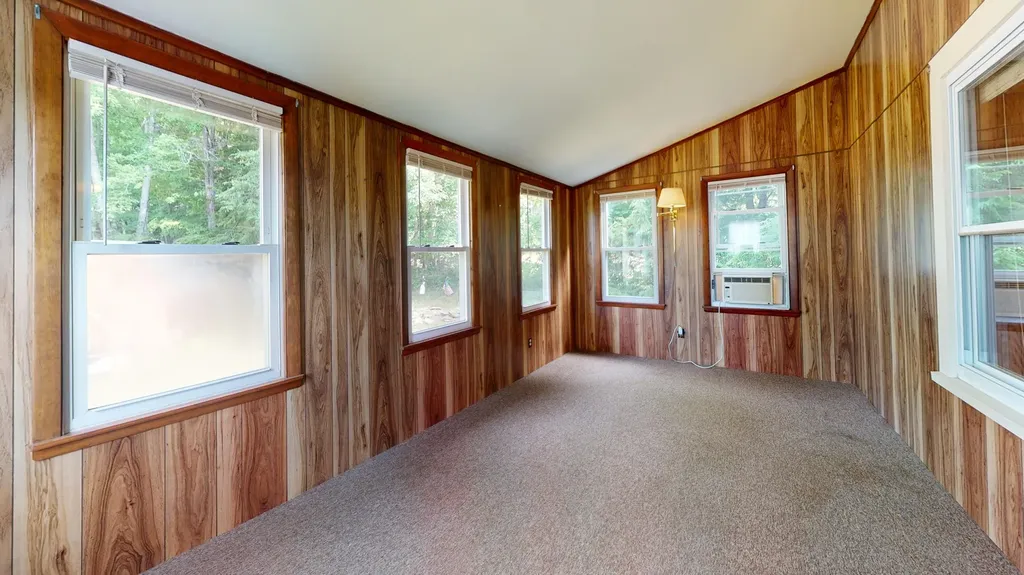 28 Tarr Avenue Lewiston ME 04240
