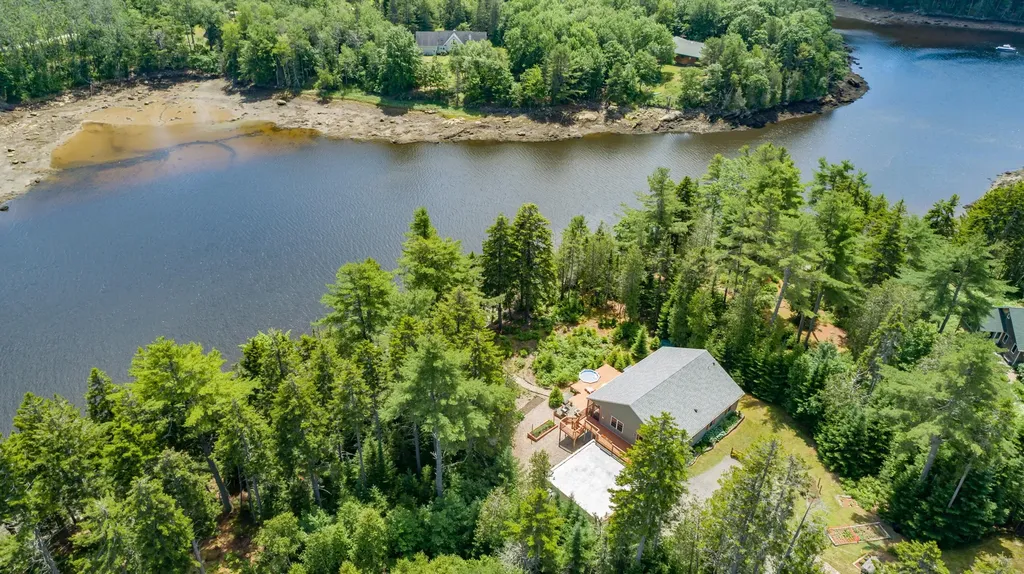 87 Barrett Way Ellsworth ME 04605