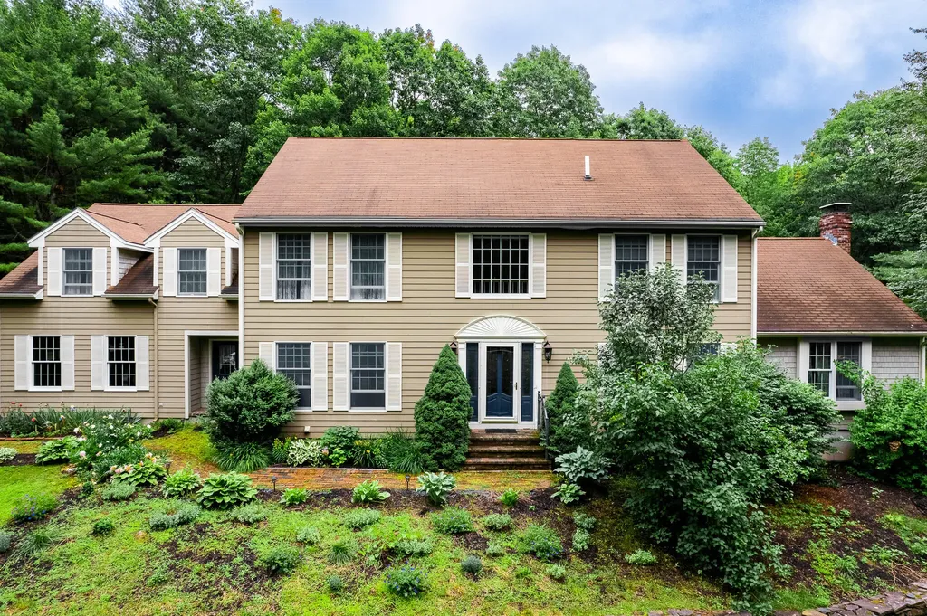 8 Country Way Waterville ME 04901