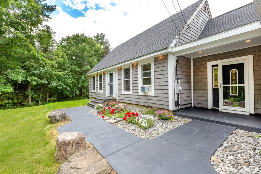 136 Indian Road Wiscasset ME 04578