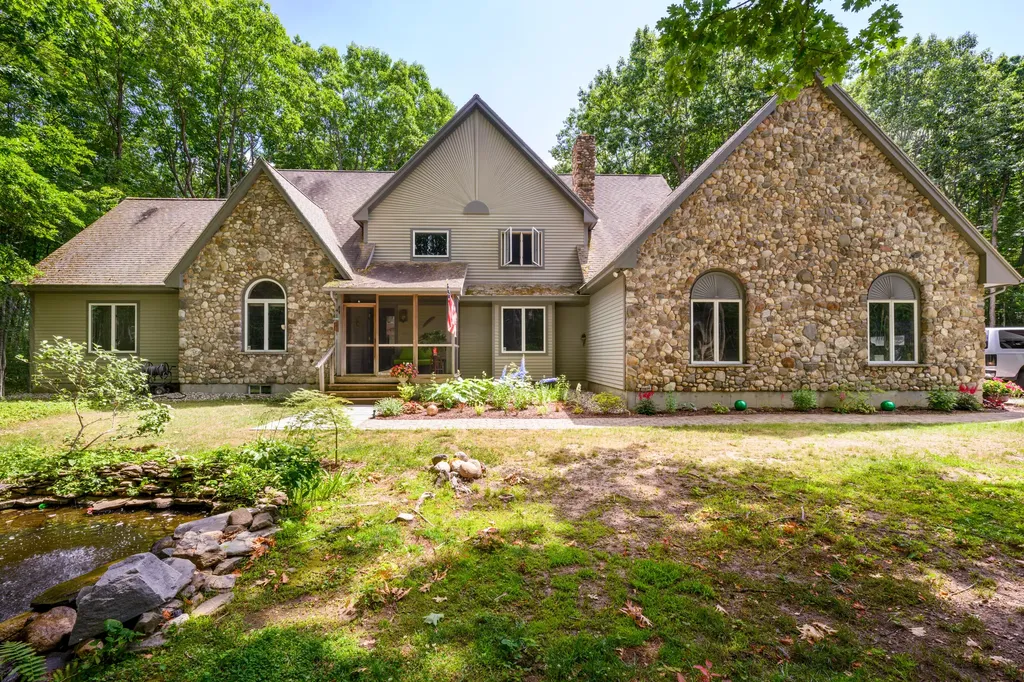 59 Hanson Lane Lyman ME 04002