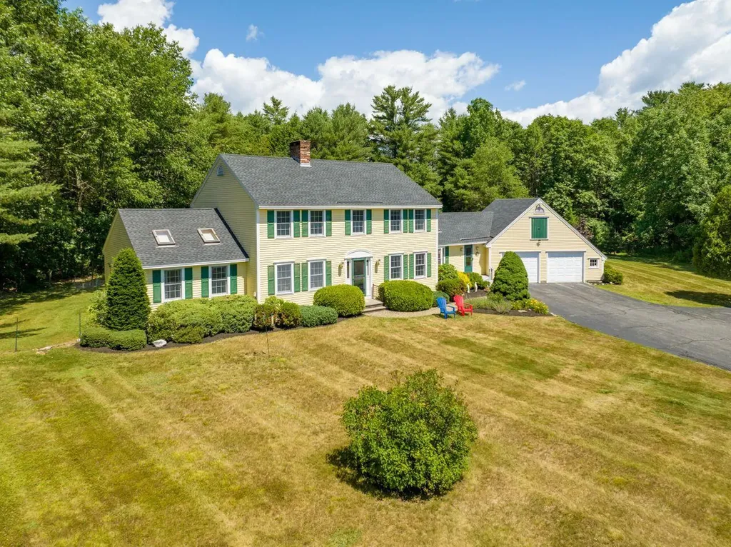 19 Westwind Drive Topsham ME 04086