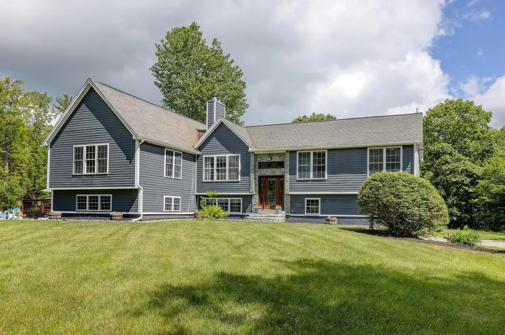 30 Brandons Way Gorham ME 04038