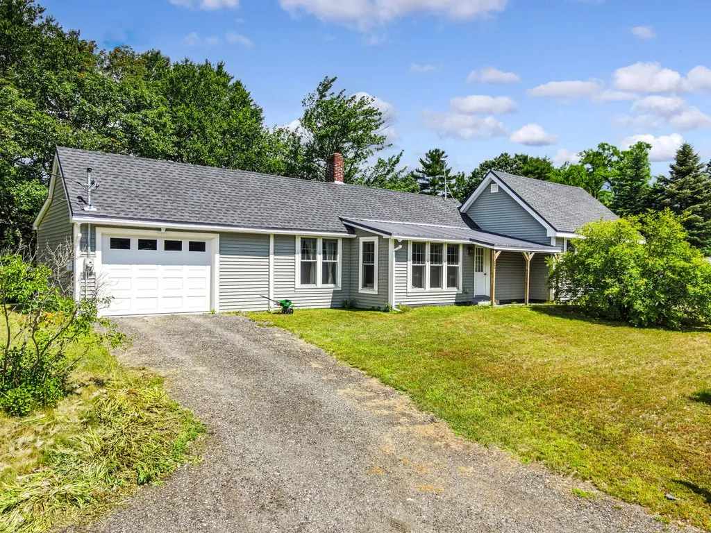 12 Middlesex Road Topsham ME 04086