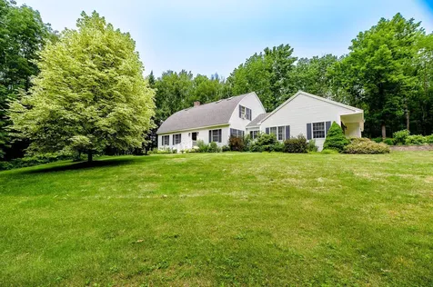 118 Applewood Drive Farmington ME 04938