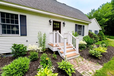 118 Applewood Drive Farmington ME 04938