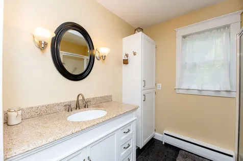 118 Applewood Drive Farmington ME 04938