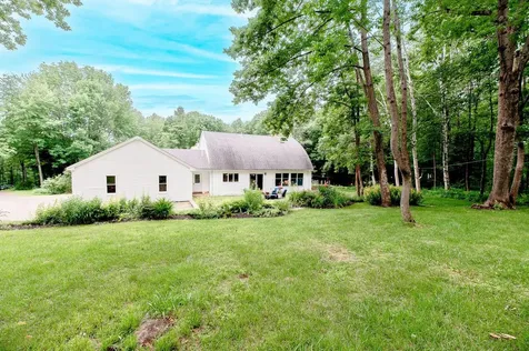118 Applewood Drive Farmington ME 04938