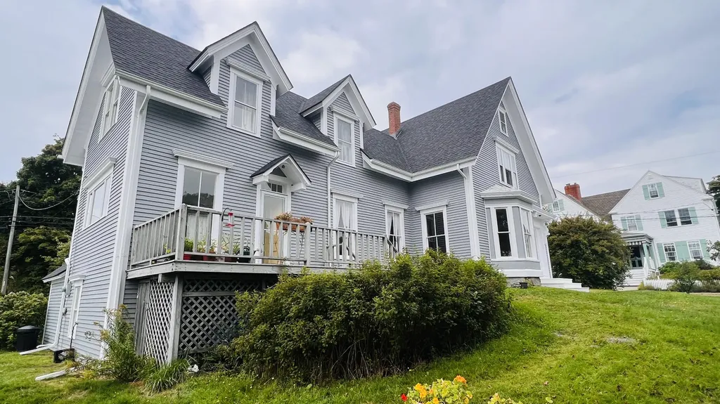 28 Summer Street Lubec ME 04652