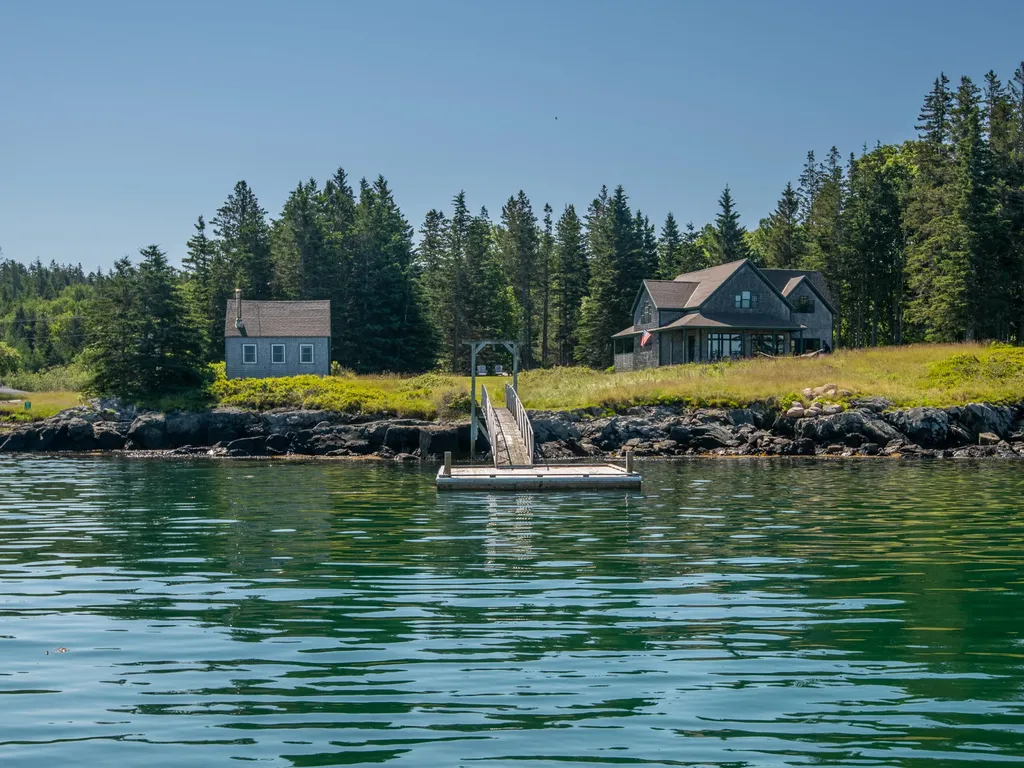 318 Atlantic Road Swans Island ME 04685