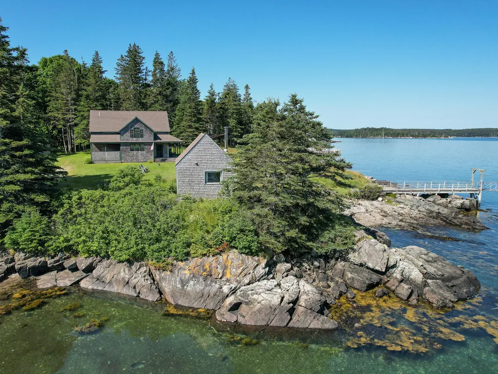 318 Atlantic Road Swans Island ME 04685
