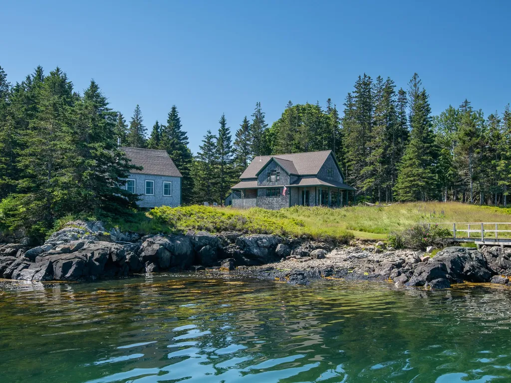 318 Atlantic Road Swans Island ME 04685