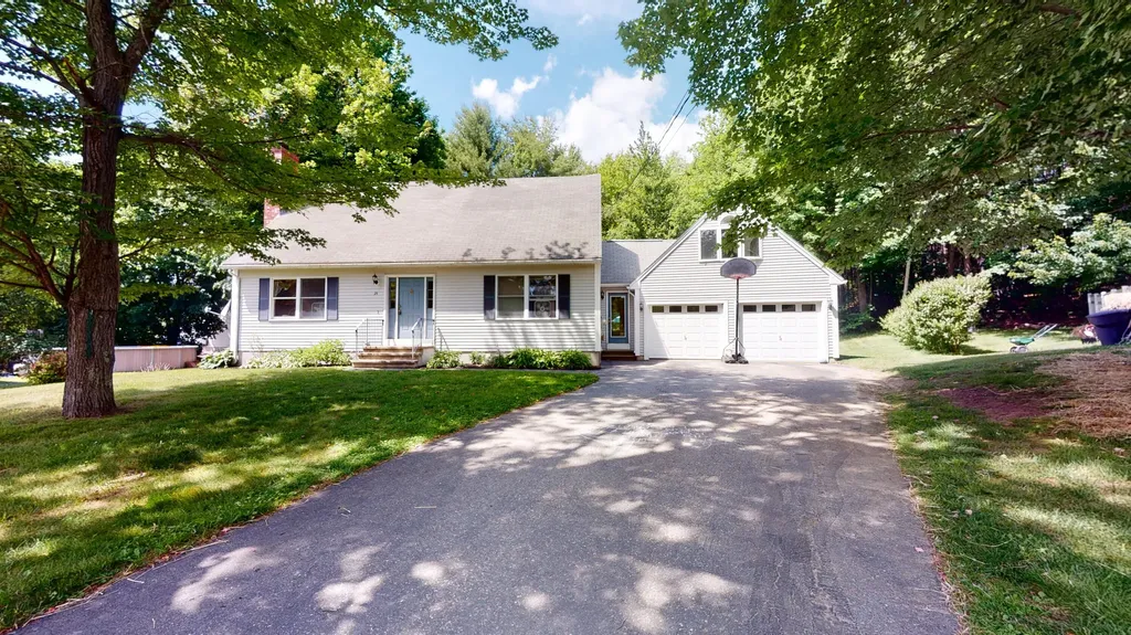 24 Woodville Road Lewiston ME 04240