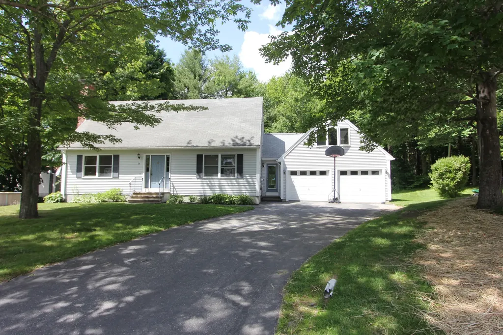 24 Woodville Road Lewiston ME 04240