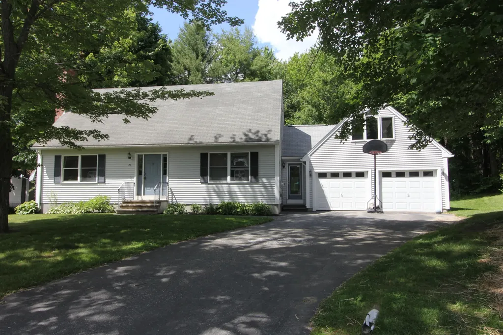 24 Woodville Road Lewiston ME 04240