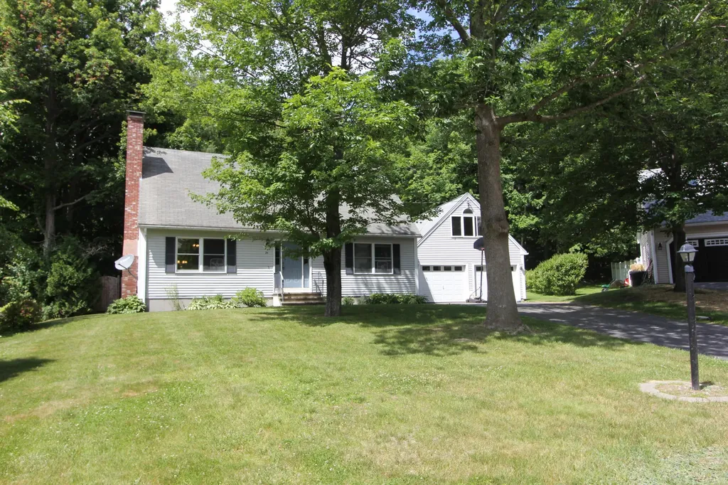 24 Woodville Road Lewiston ME 04240