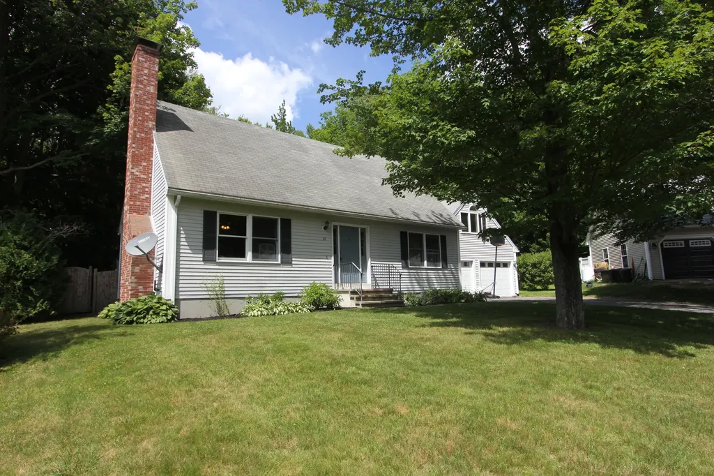24 Woodville Road Lewiston ME 04240
