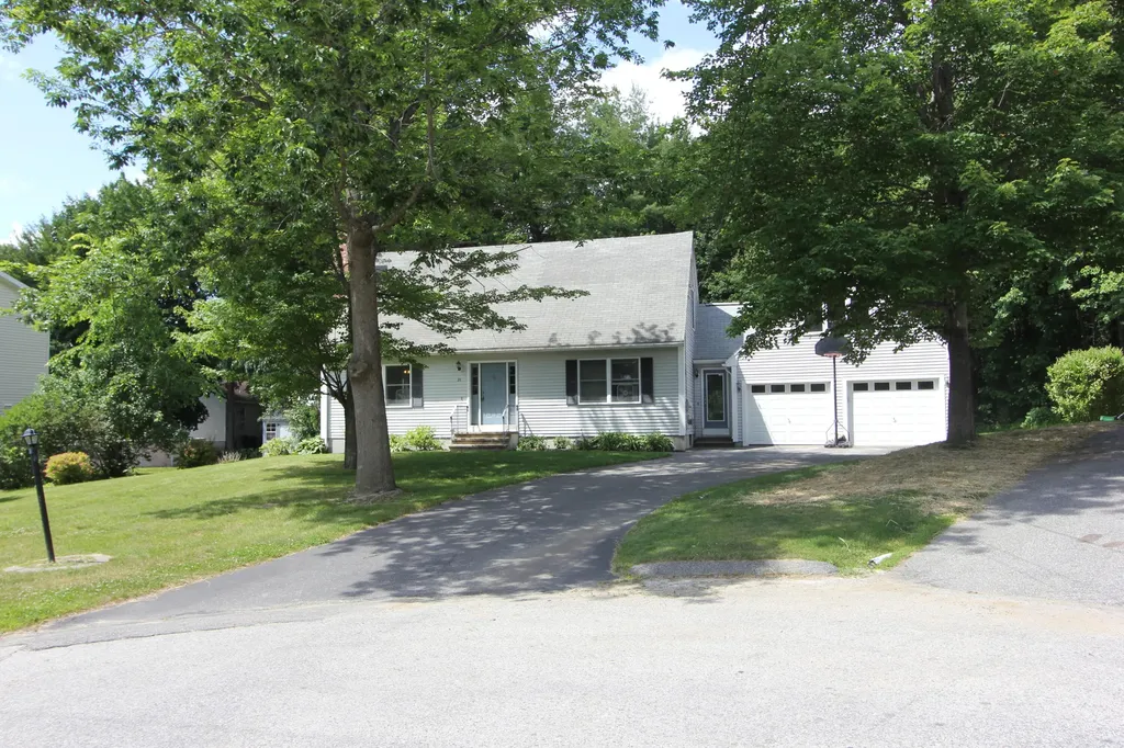 24 Woodville Road Lewiston ME 04240