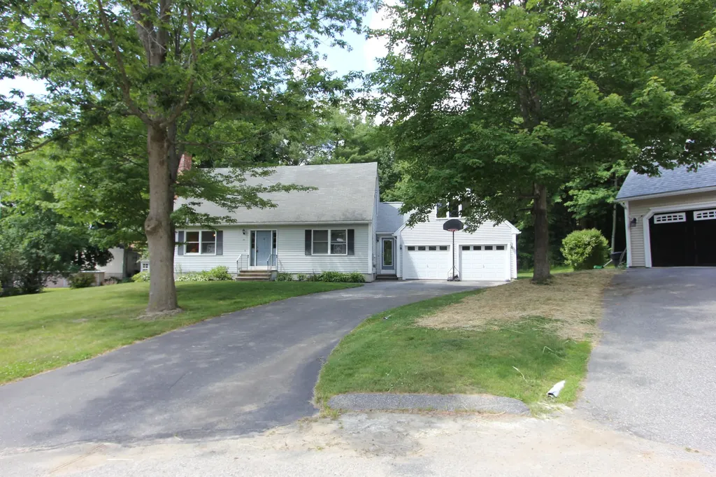 24 Woodville Road Lewiston ME 04240