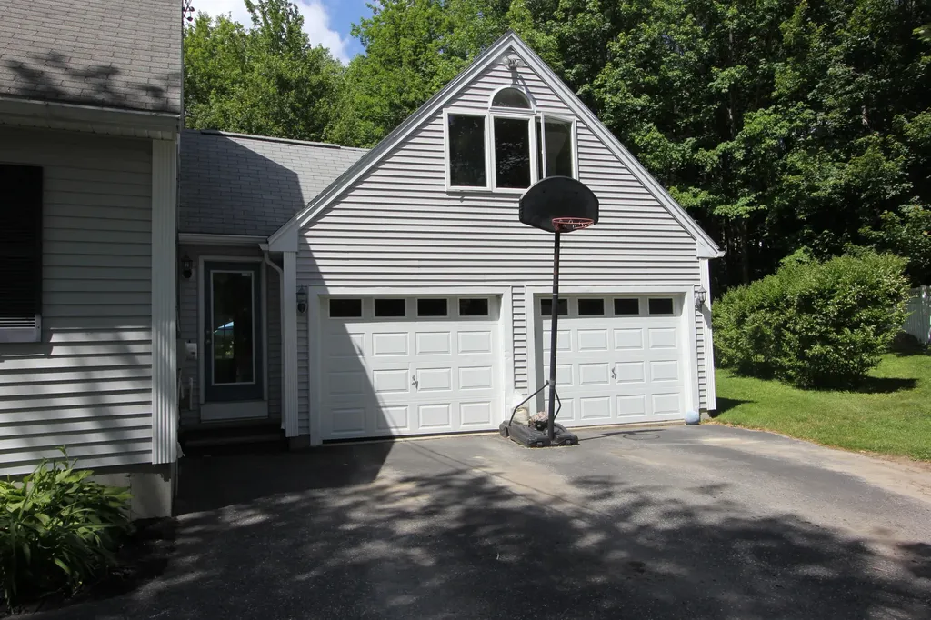 24 Woodville Road Lewiston ME 04240