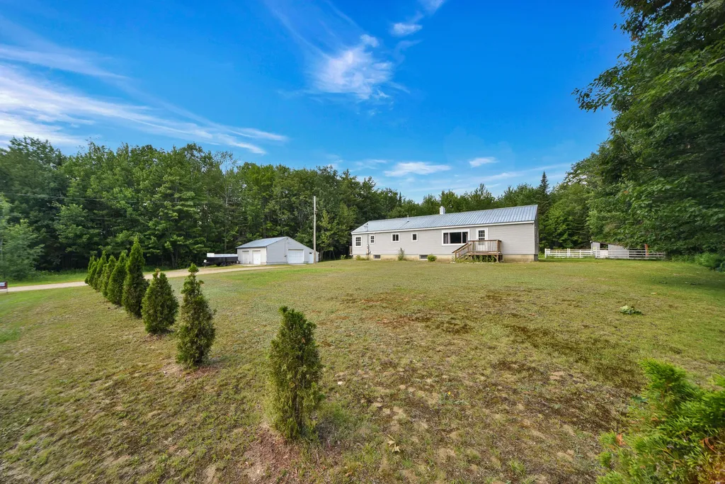 16 Bryant Road Hebron ME 04238