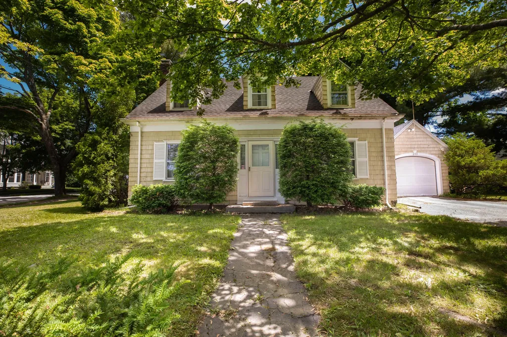 203 Nowell Road Bangor ME 04401