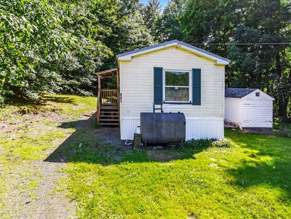 939-941 Webber Pond Road Vassalboro ME 04989