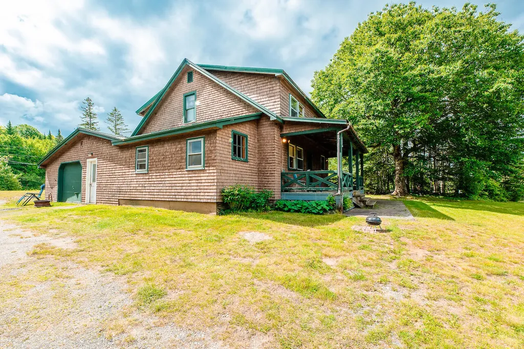 3 Power House Loop Stetsontown Twp ME 04970