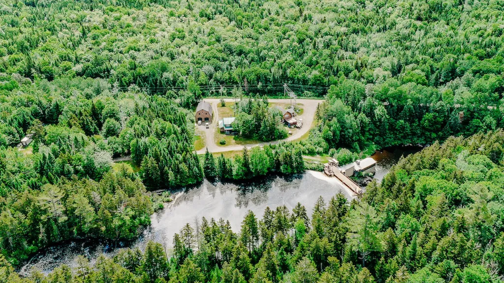 3 Power House Loop Stetsontown Twp ME 04970