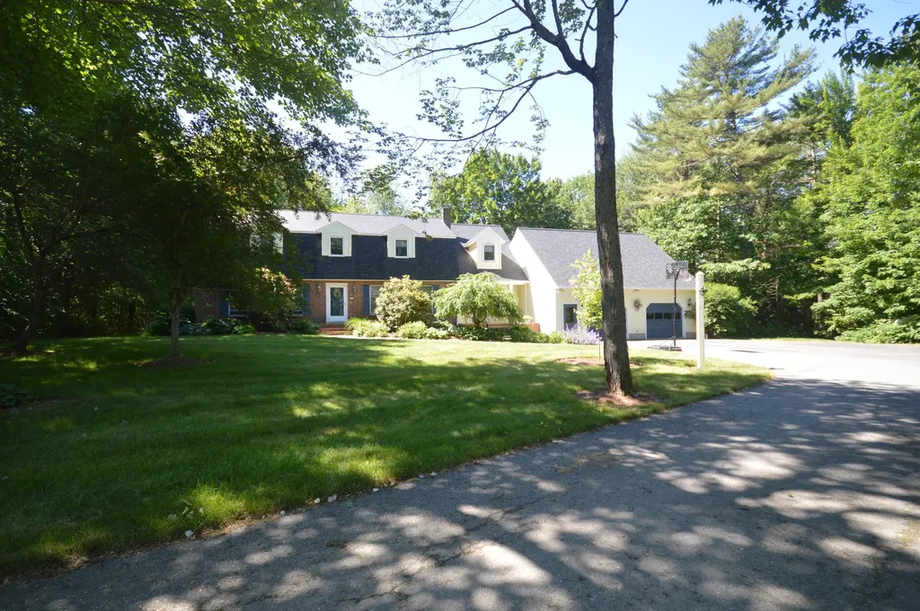 67 Darling Parke Drive Bangor ME 04401