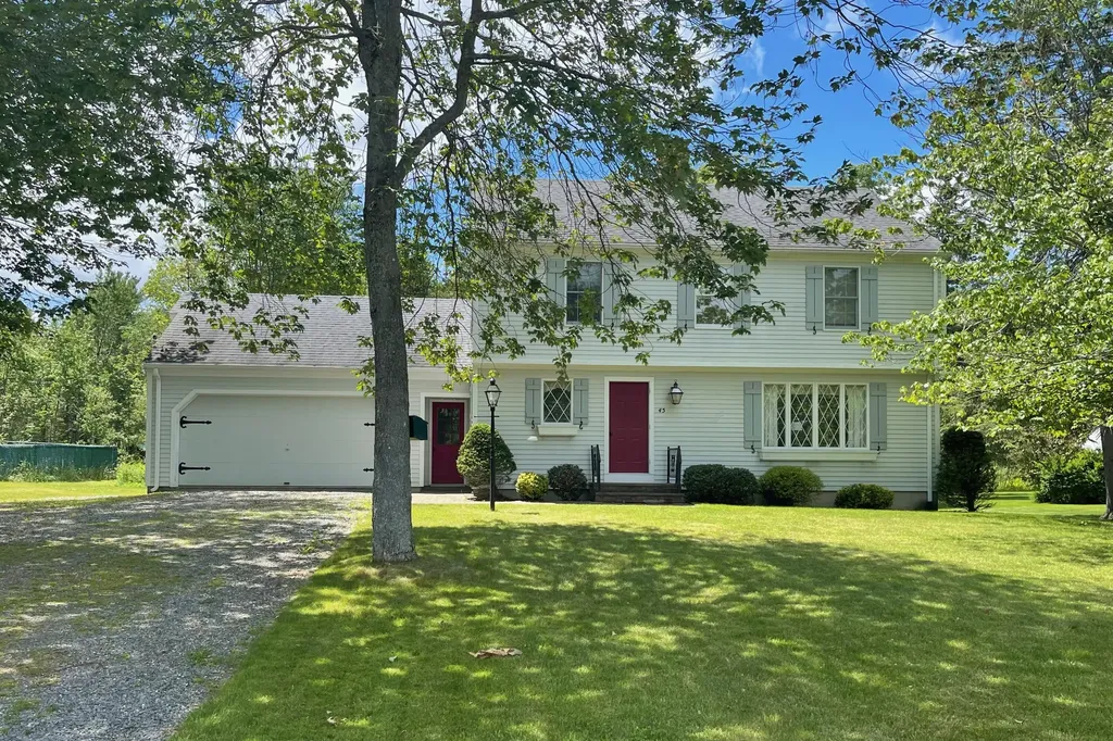 45 Canterbury Road Brewer ME 04412