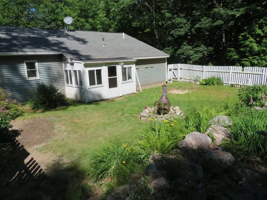8 Two Rod Road Gray ME 04039
