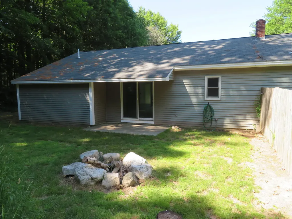 8 Two Rod Road Gray ME 04039